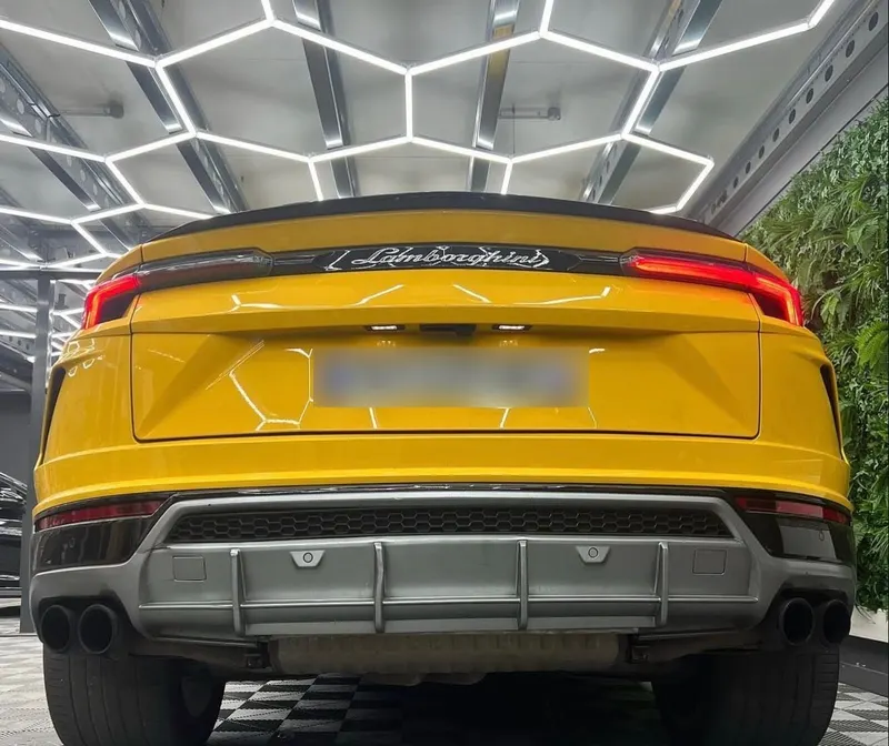 Lamborghini Urus, Covering jaune brillant