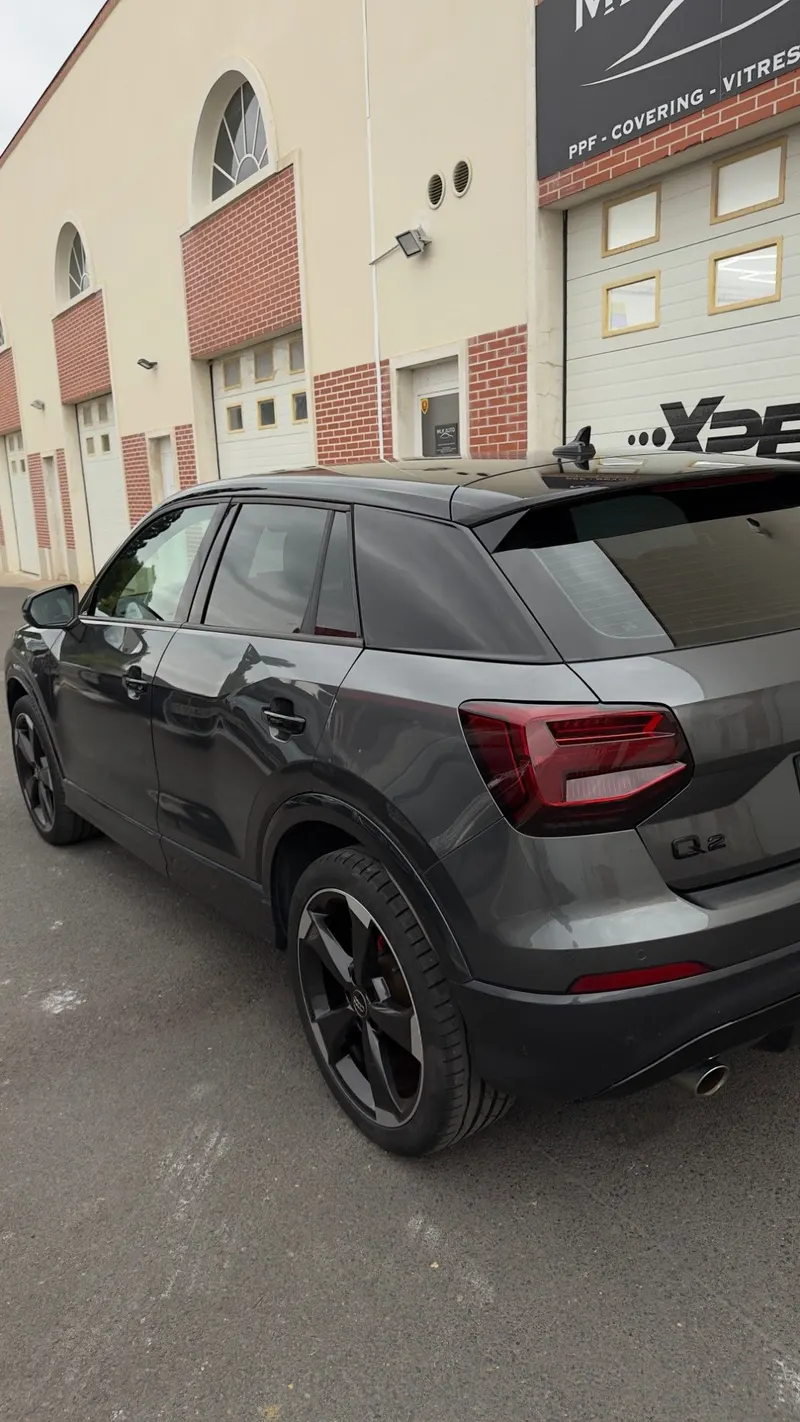 Audi Q2, Vitres teintées